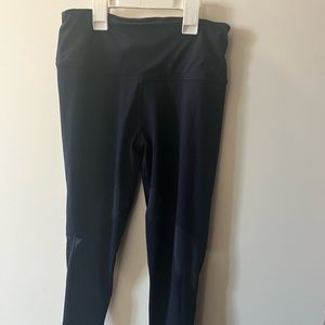 Victoria Sport Knockout activewear size: M